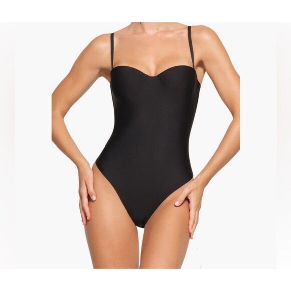 SKIMS Tops - SKIMS Body Molded Underwire Thong Bodysuit | Onyx | Size Large**